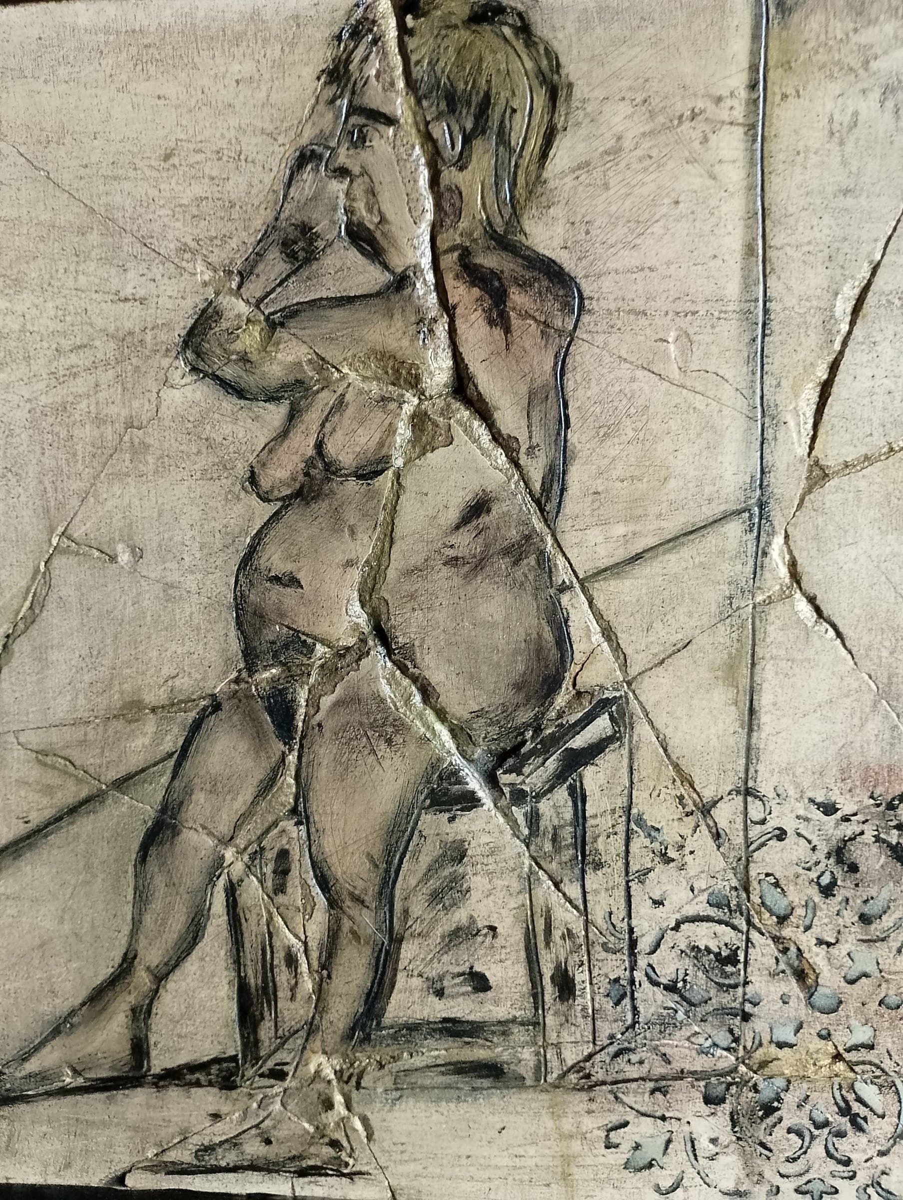Figura seduta, Gesso trattato pigmenti, cm42x42, di Basil